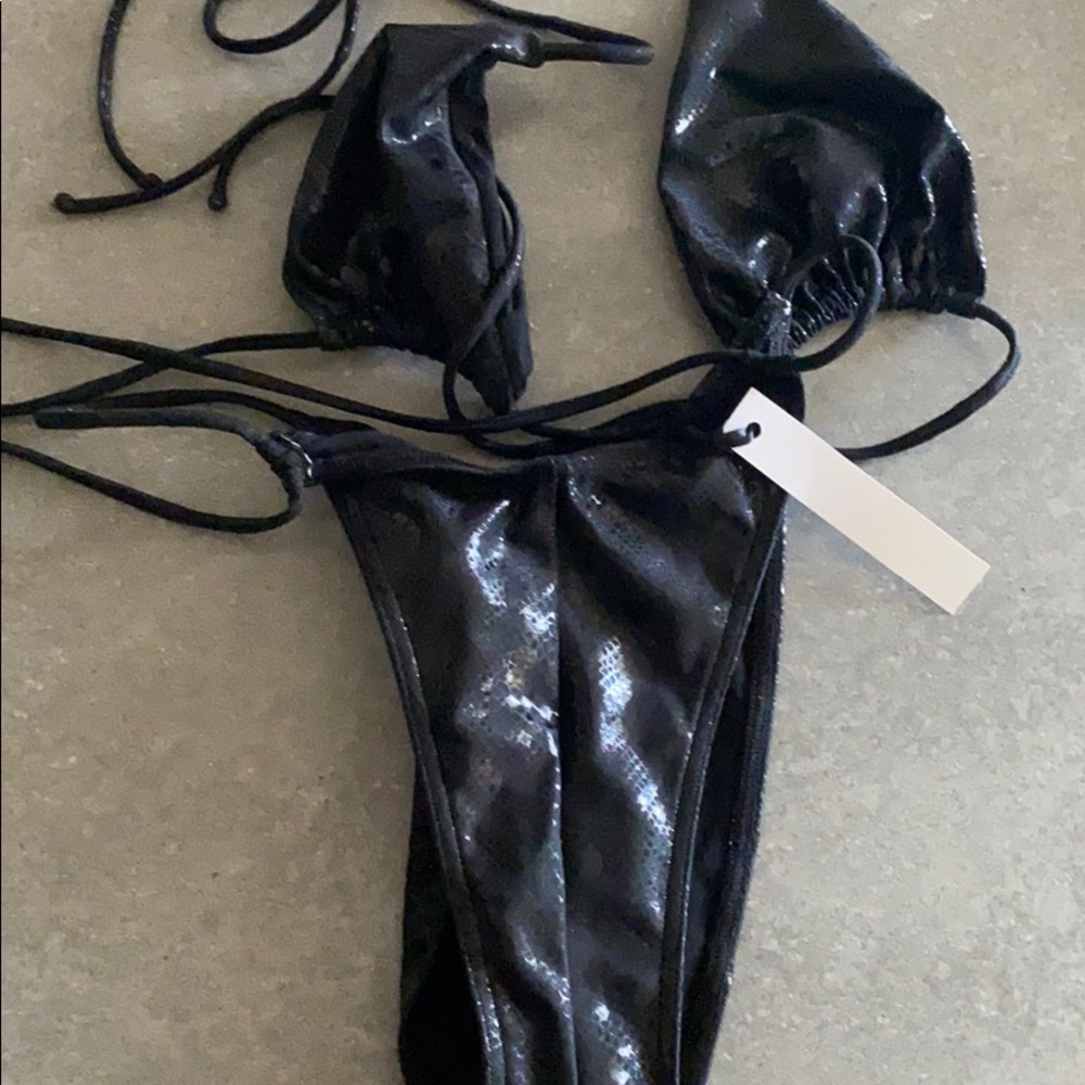 Black Bikini - image 3